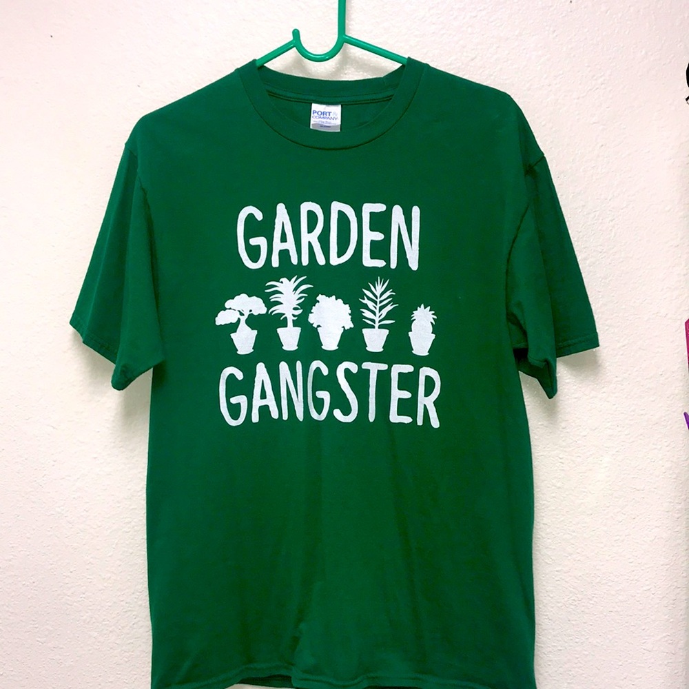 Port & Co Green Unisex Medium Plant Lover T-Shirt GARDEN GANGSTER Graphic Logo